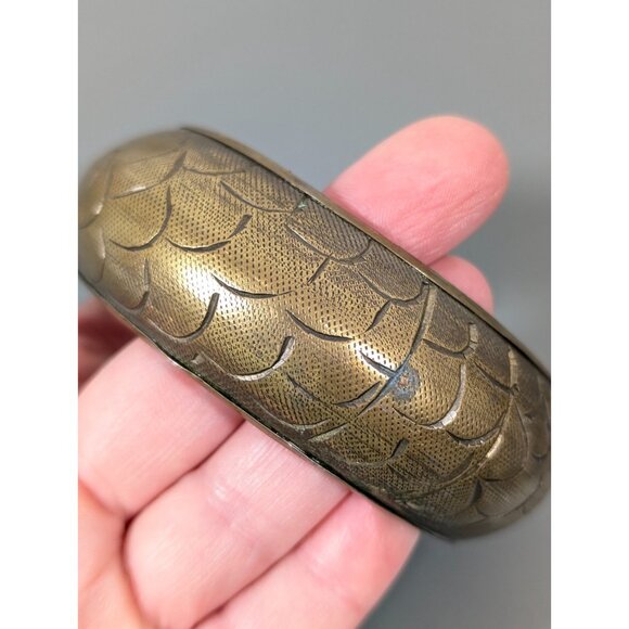 Vintage Brass Carved Style Flower Bangle Bracelet Chunky Tribal Bold 8 in - Picture 5 of 10